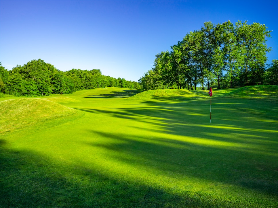 /content/dam/images/golfdigest/fullset/course-photos-for-places-to-play/5 St. Emilion_15_B.jpg